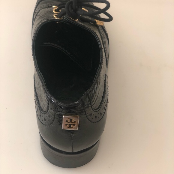 Tory Burch Lace Up Patent Leather Shoes - Picture 4 of 8